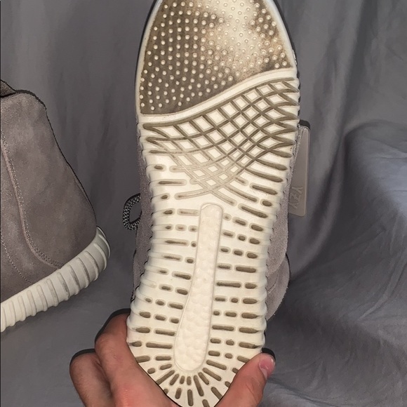 Yeezy 750 OG Light Brown - Picture 2 of 3